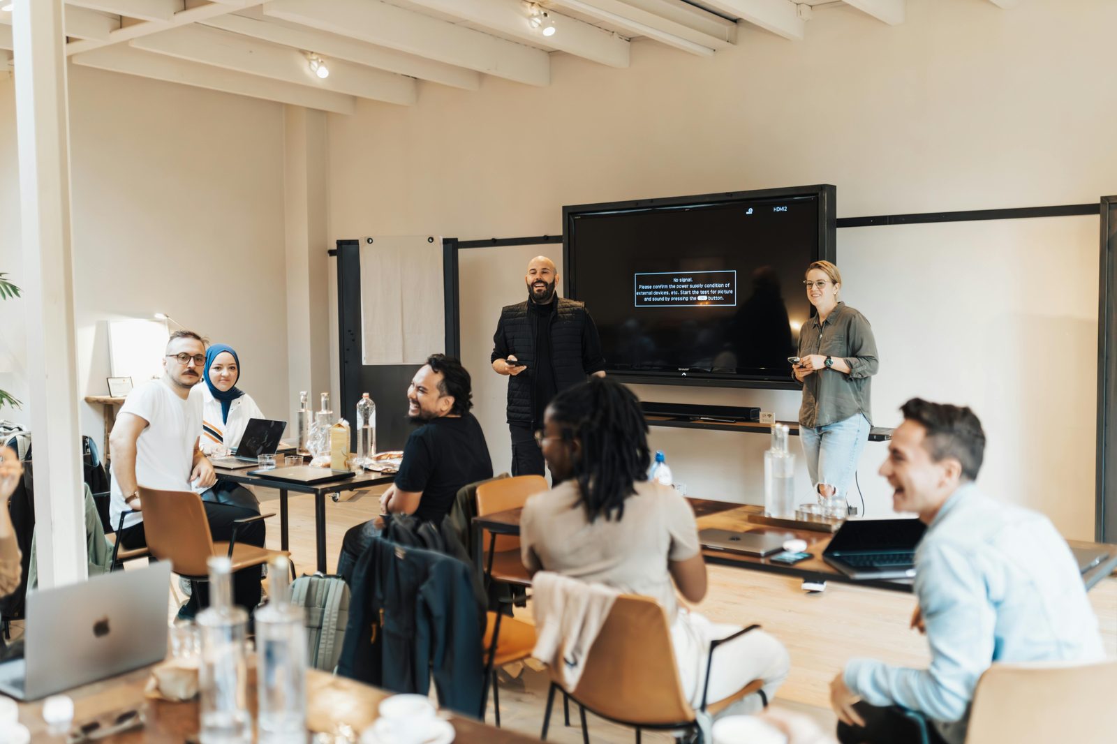 Speaker presenting in a professional workshop